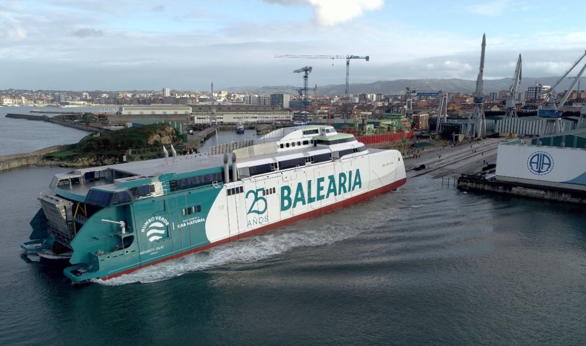 Botadura del nuevo fast ferry Margarita Salas en los astilleros Armon de Gijón. Foto: Baleària