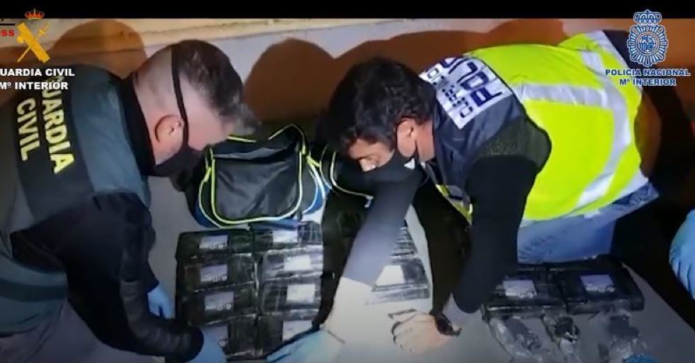 Parte de la droga incautada