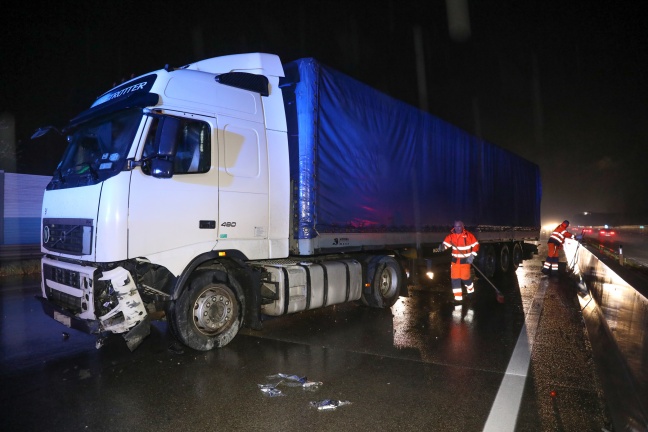 camioneros borrachos moler piedra en West Highway en líneas de serpientes 24 kilómetros | Foto: laumat.at/Matthias Lauber