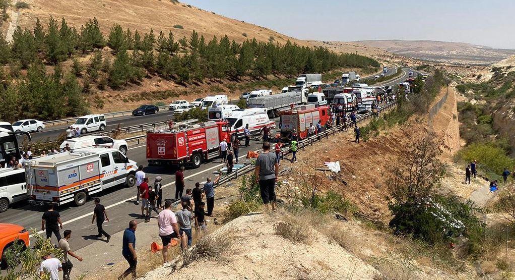 Imagen del accidente en cadena en Turquía con 16 fallecidos y 21 heridos
