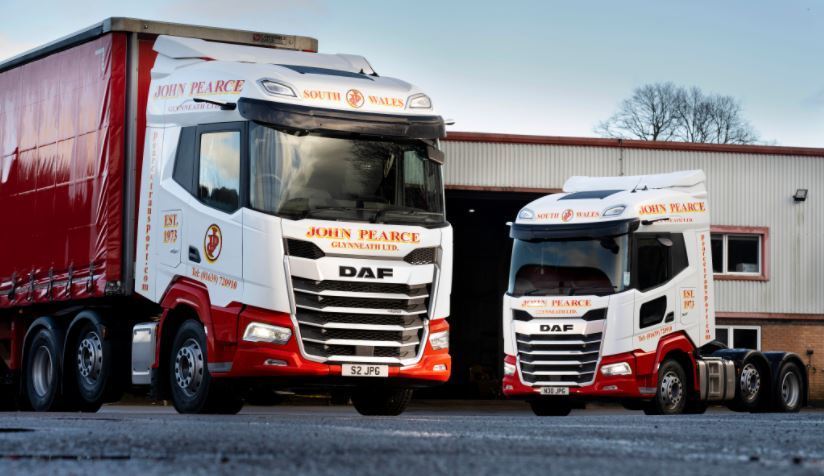 2 tractoras DAF XF de nueva generación para John Pearce Glynneath.