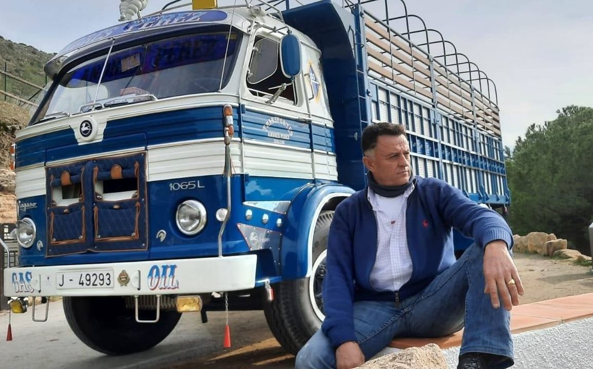 Foto: Juan Pérez Luque con el Pegaso Solidario