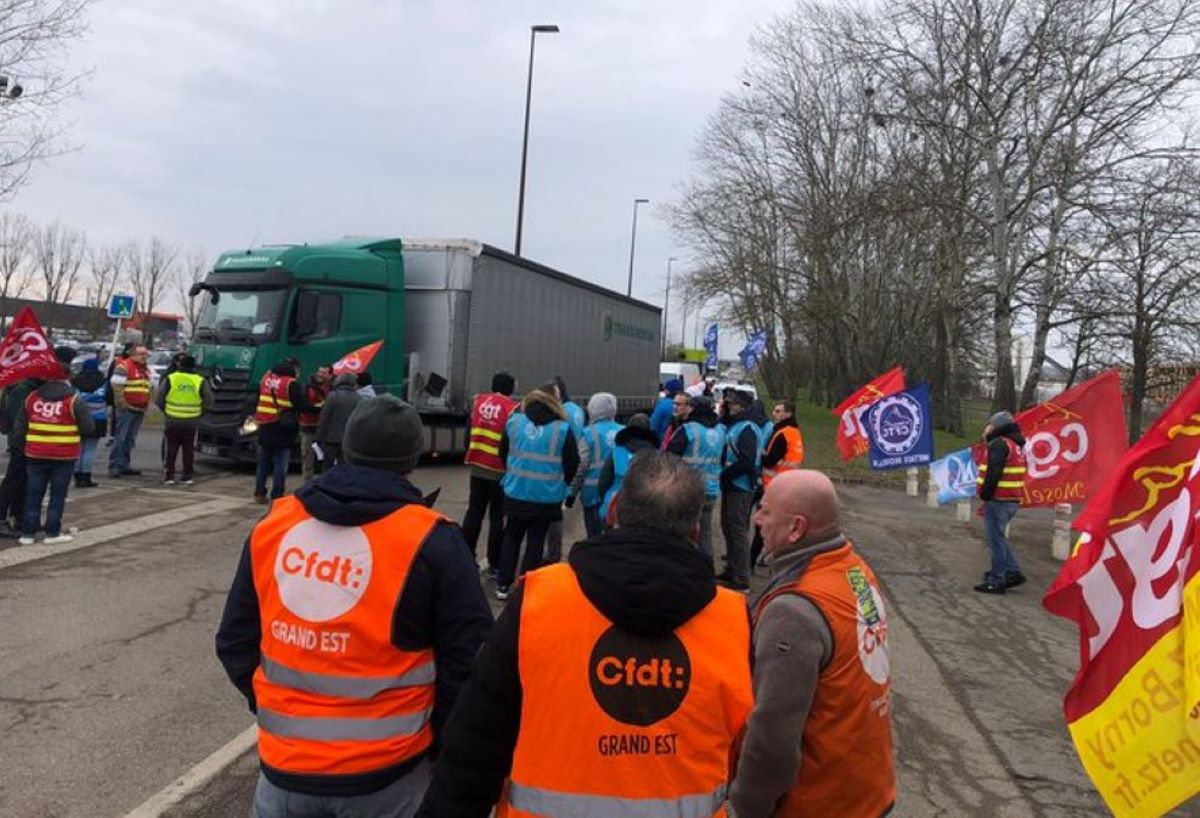 Foto de uno de los bloqueos de carreteras en Francia