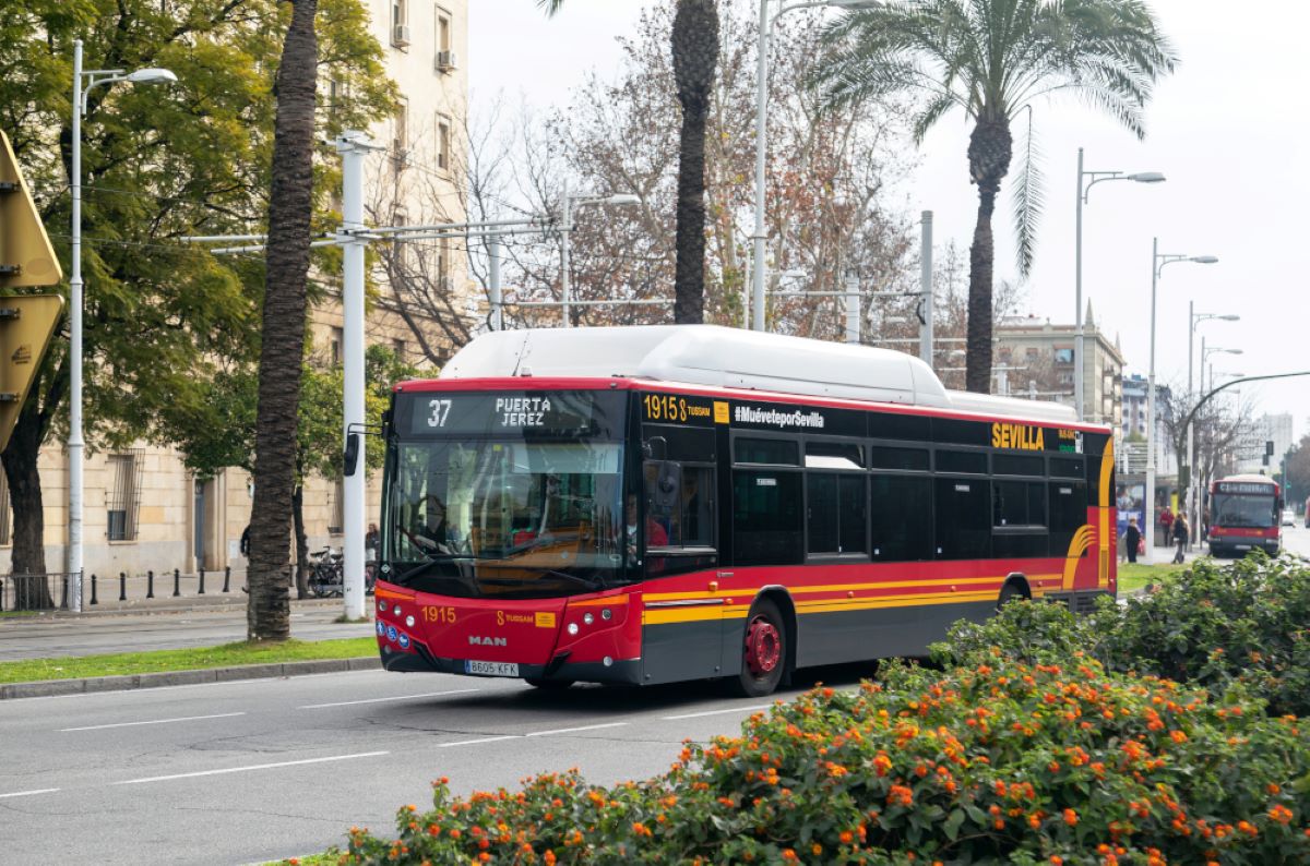 Imagen de un autobús de Tussam Sevilla, archivo