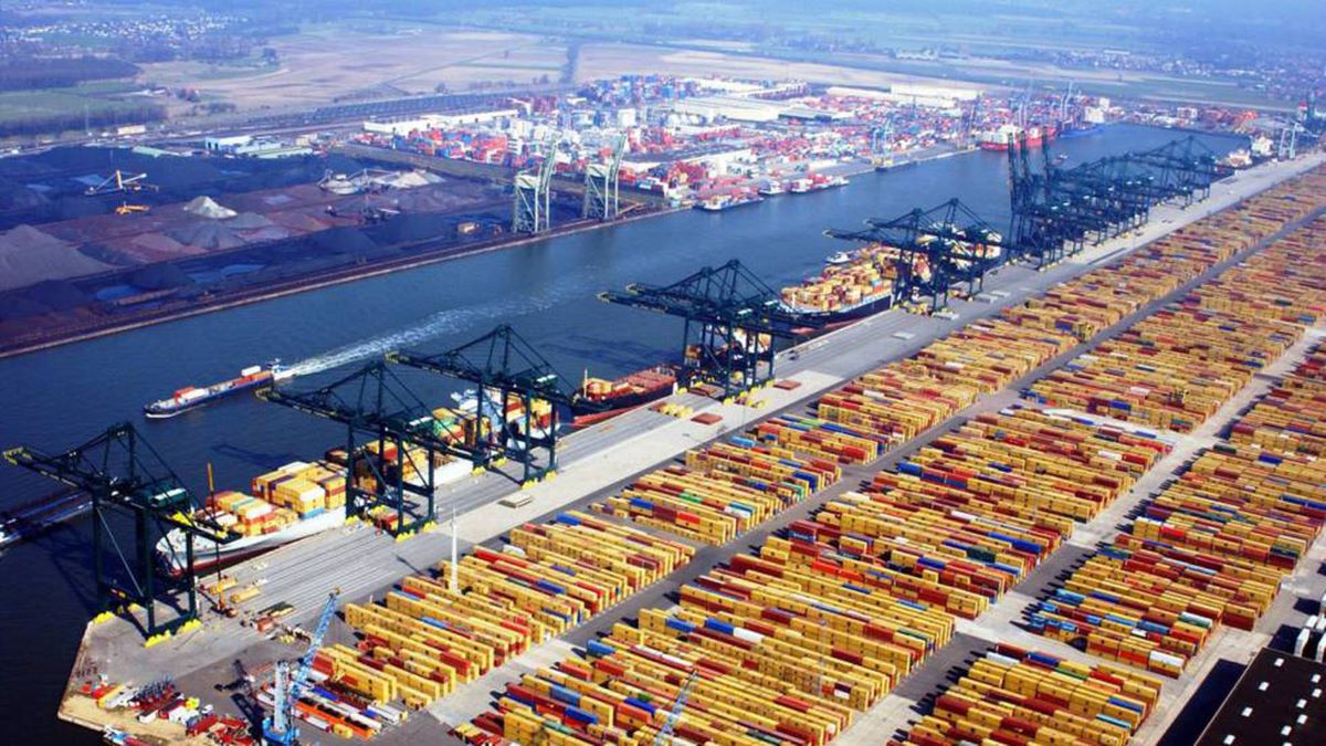 Imagen aérea del Puerto de Róterdam, archivo