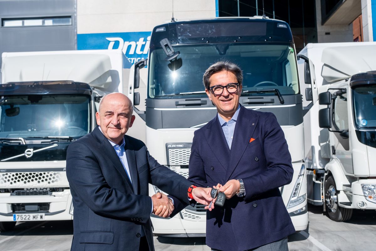 Ángel Gonzalez Director General de Ontime y Giovanni Bruno Director General Volvo Trucks España