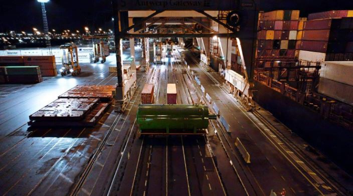 Desde Amberes, el contenedor viajó como break bulk, carga pesada sin contenedor, en un buque portacontenedores a Chennai, India, en la Bahía de Bengala.