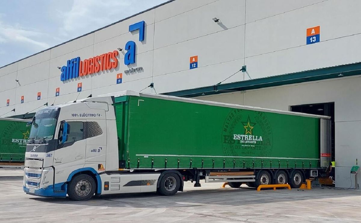 Imagen de uno de los camiones eléctricos de Alfil Logistics