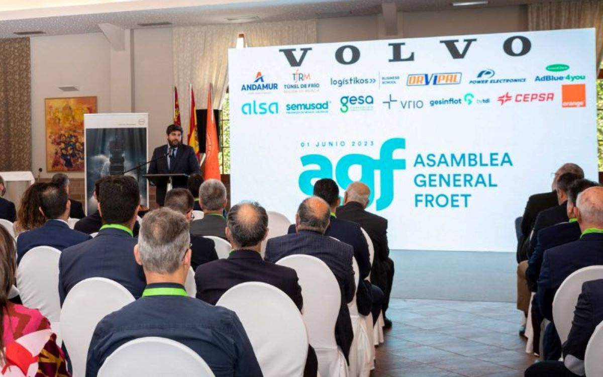 Fernando López Miras en la clausura de la Asamblea General. Foto: FROET