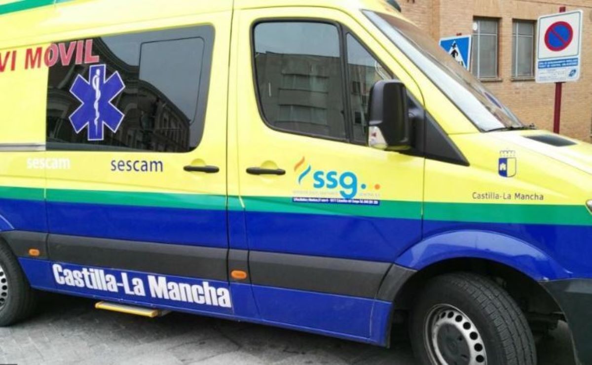 Imagen de una ambulancia de Castilla La Mancha. Foto de archivo