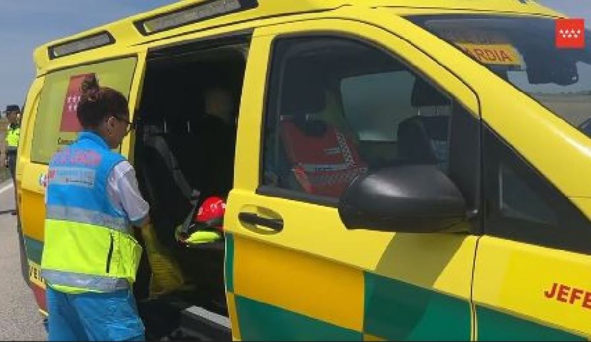 Imagen de la ambulancia de Emergencias 112 de Madrid que acudió al lugar del accidente