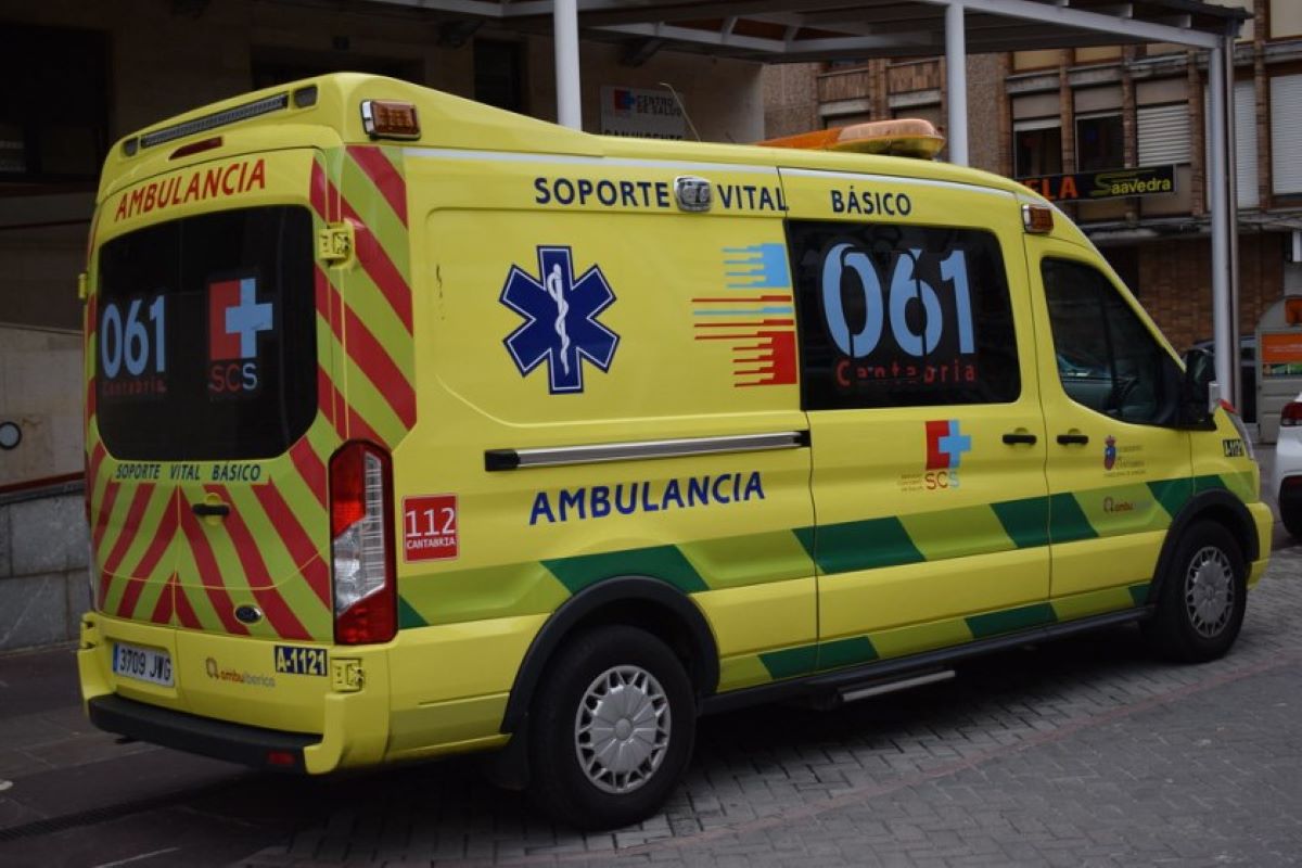Imagen de una ambulancia de Cantabria. Foto de archivo