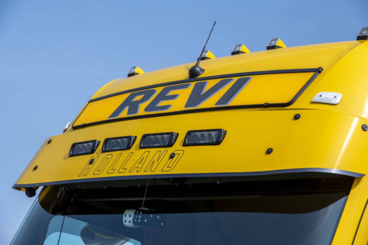 Impresionante ampliación para Revi Special Transport: nuevo Actros L