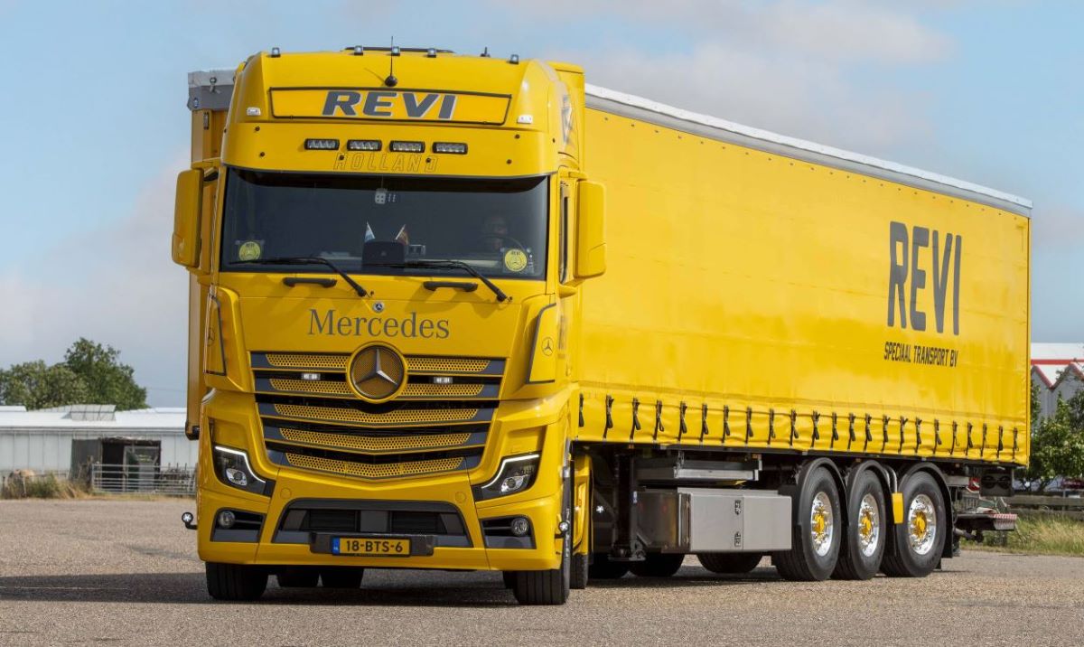 Imagen del nuevo Actros L de Revi Special Transporte. Fotos: Daimler Truck