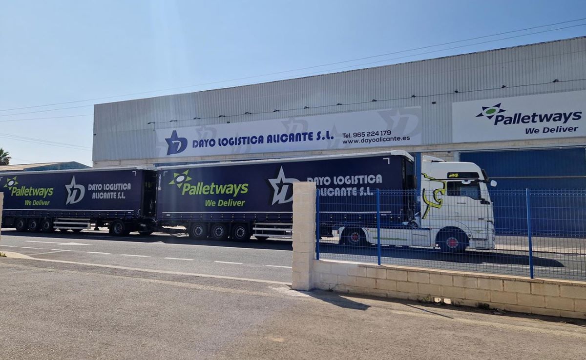 Imagen del duotráiler de Dayo Logística. Foto: Palletways Iberia