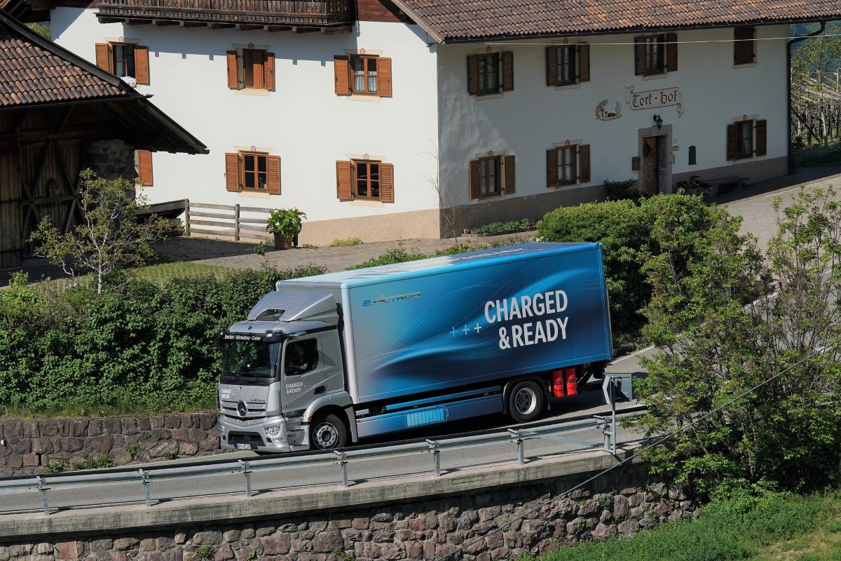 Imagen del camión eléctrico Mercedes-Benz eActros. Fotos y vídeo: Daimler Truck