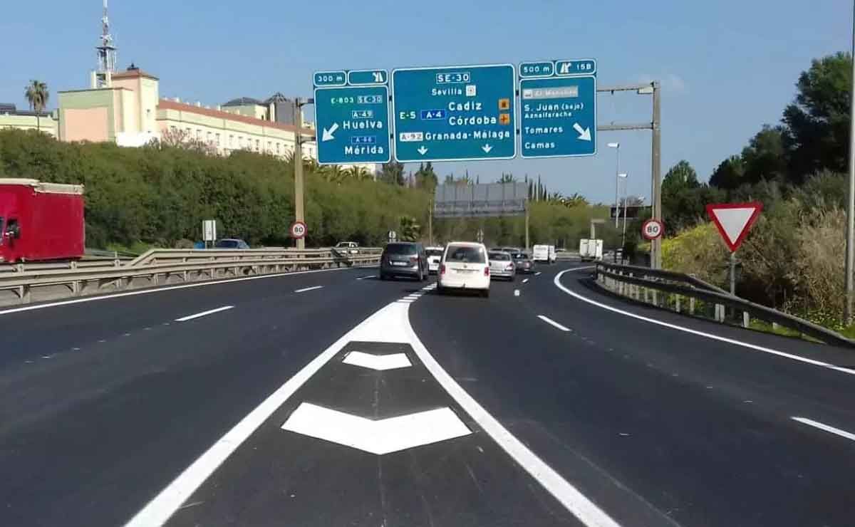 Imagen de una de las autovías de Andalucía. Foto de archivo