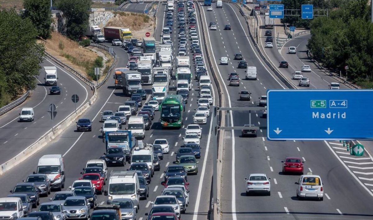 Imagen de retenciones en la salida de Madrid. Foto: Europa Press de archivo