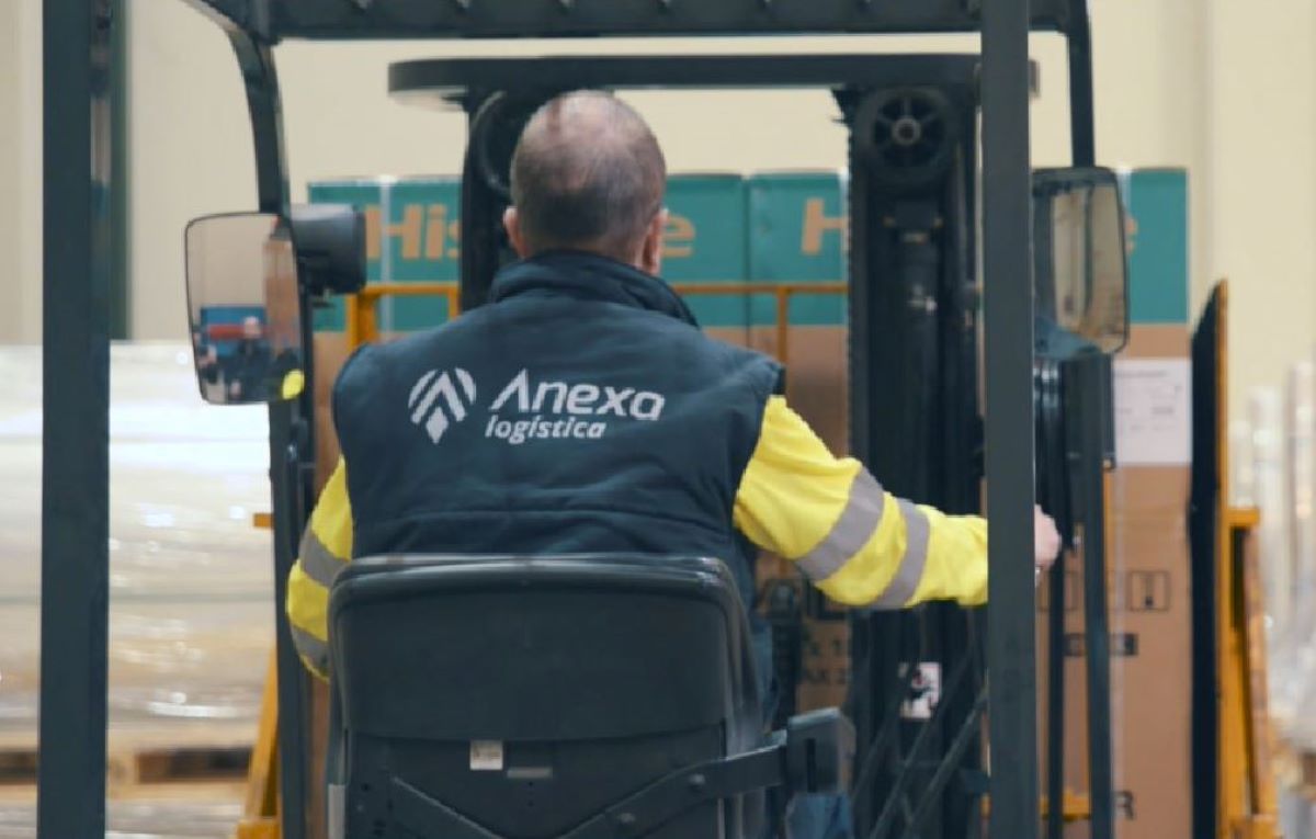 Imagen de un trabajador de Anexa Logística. Foto: Anexa Logística