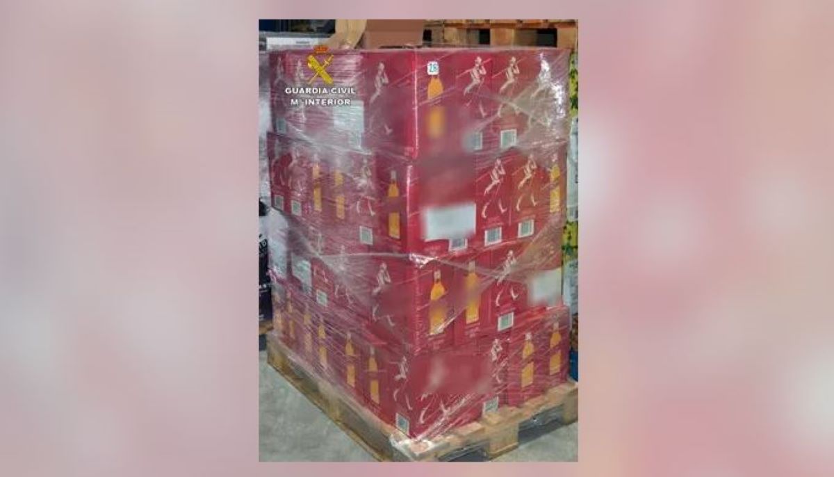 Imagen del whisky que transportaba el camión. Foto: Guardia Civil