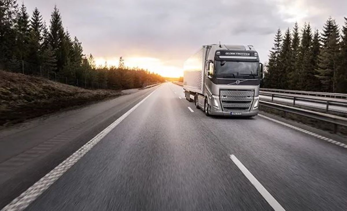 Imagen de un camión Volvo propulsado por GNL. Foto: Volvo Trucks