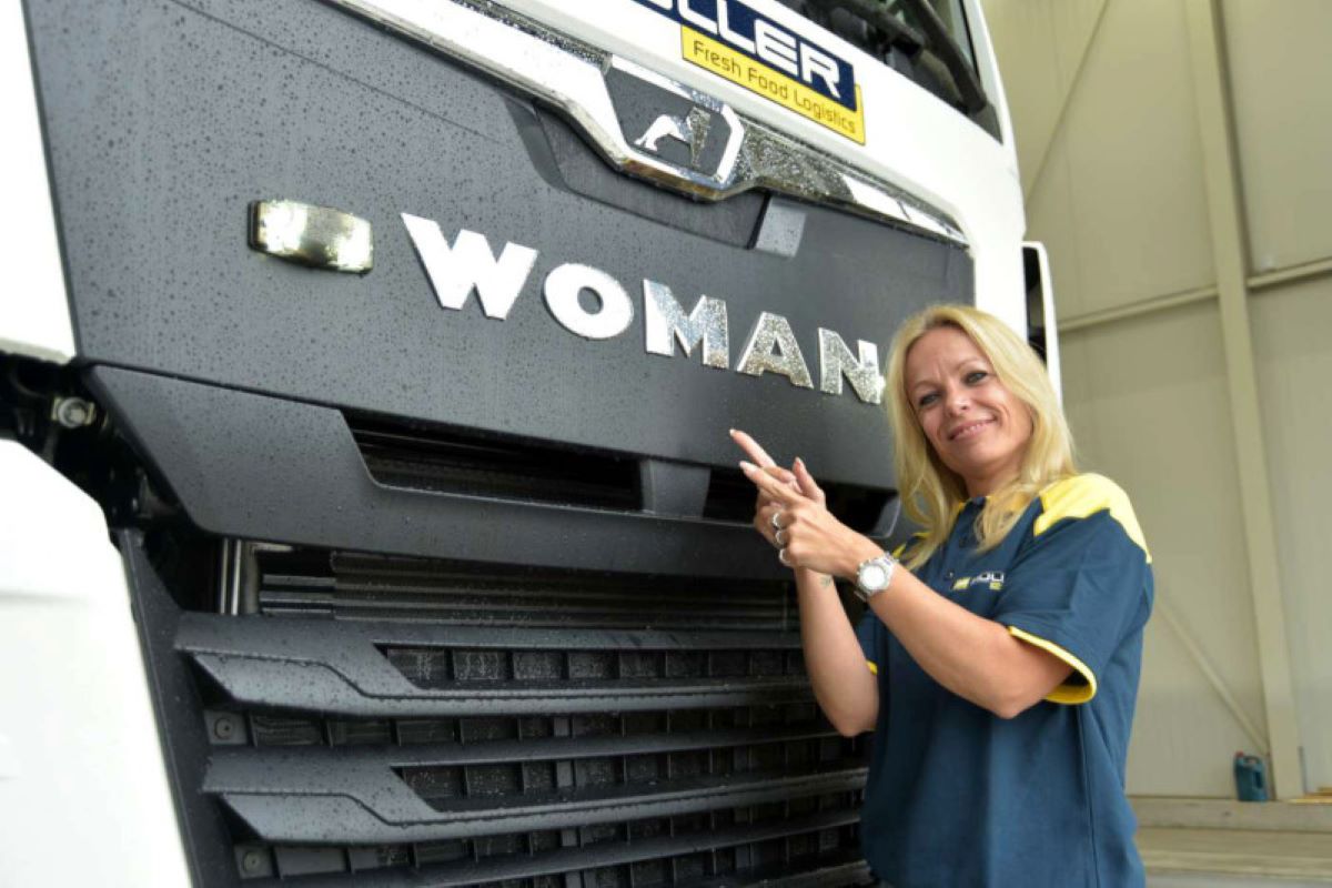 Imagen de la conductora Fleur Scheffer con el MAN WOMAN. Fotos: MAN Trucks & Bus NL.