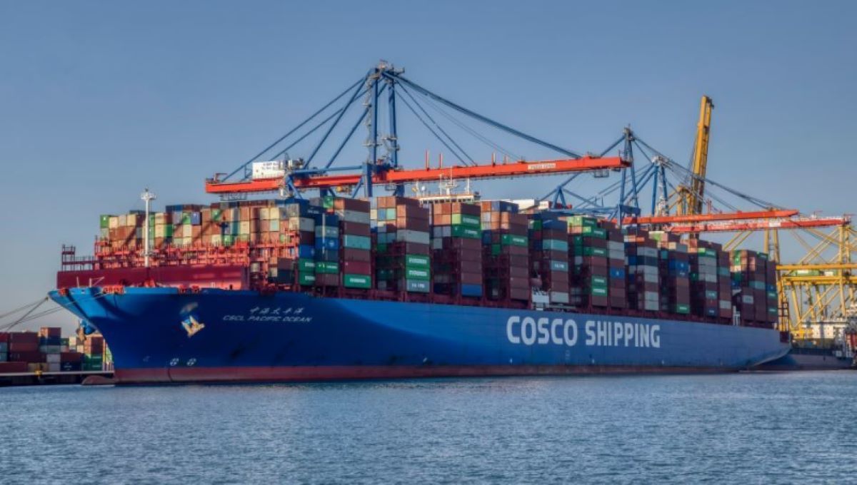 Imagen de buque de carga de COSCO SHIPPING Lines. Foto de archivo