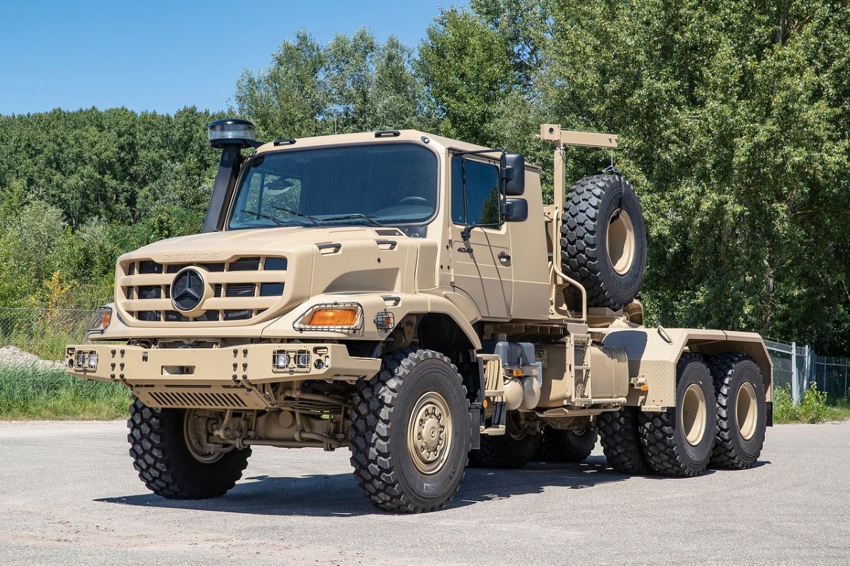 Imagen de uno de los camiones todoterreno Zetros entregados a Ucrania. Fotos: Daimler Truck