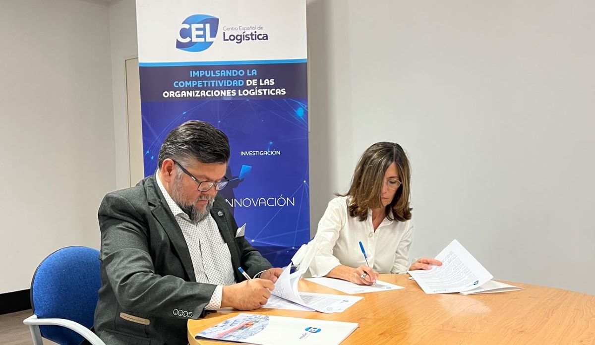 Imagen de la firma del acuerdo de colaboración. Foto: CEL