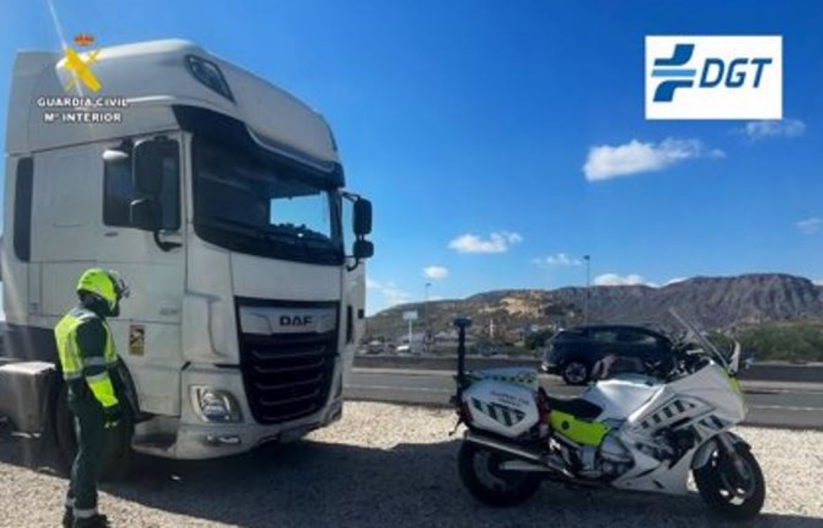 Imagen del camión interceptado por la Guardia Civil. Foto: Guardia Civil
