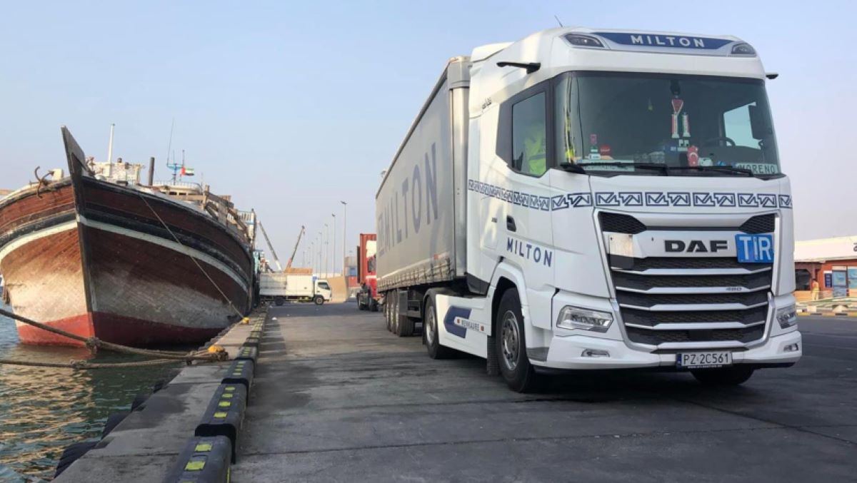 Imagen del camión del Grupo Milton que realizó el transporte TIR. Gráfico y foto: IRU