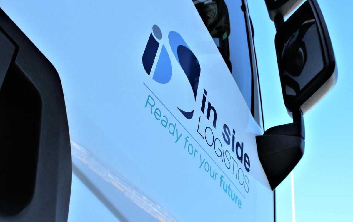 Imagen de uno de los camiones de In Side Logistics