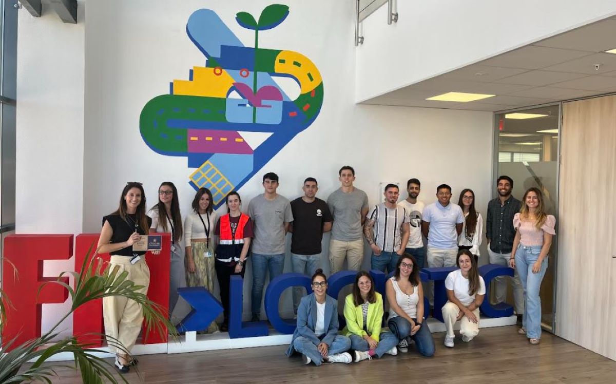 Imagen de jóvenes trabajadores de FM Logistic