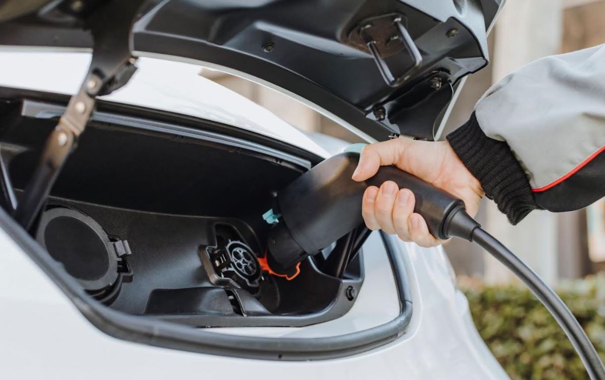 Imgen de recarga de un vehículo eléctrico. Foto: Webfleet