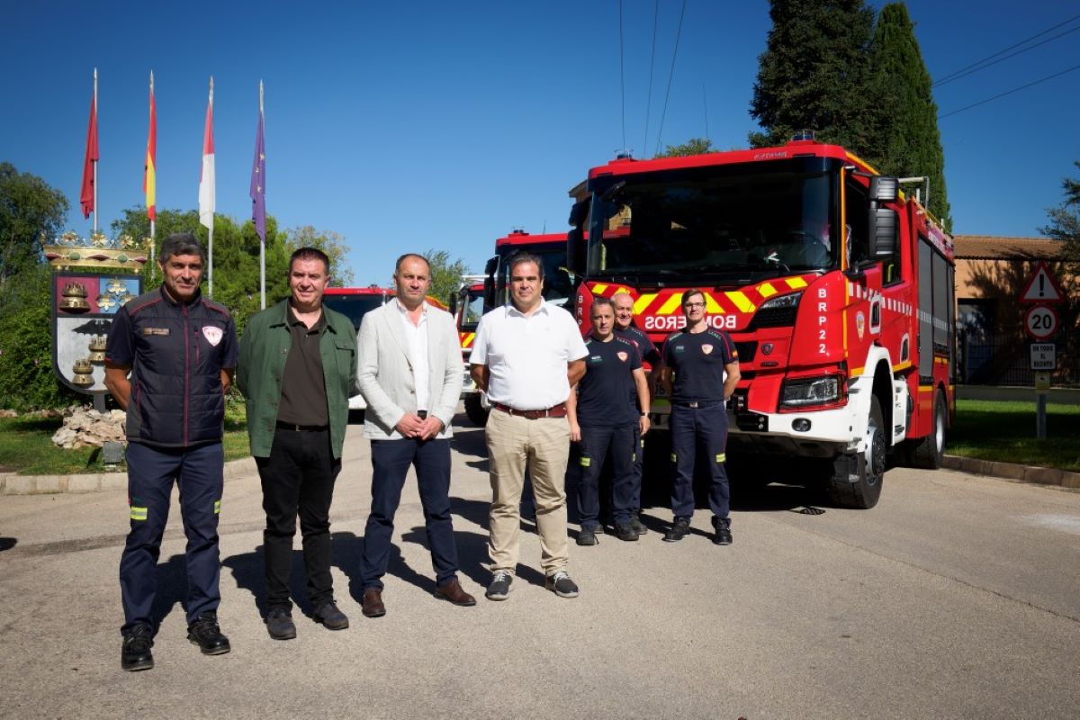 Imagen de la entrega de los 3 camiones autobomba Scania a la Diputación de Albacete. Foto: Scania Hispania