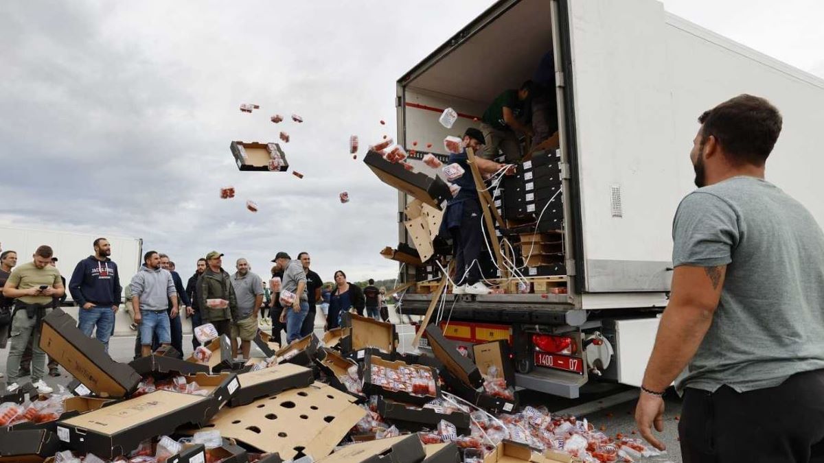 Imagen del ataque a un camión español. Foto: RTVE