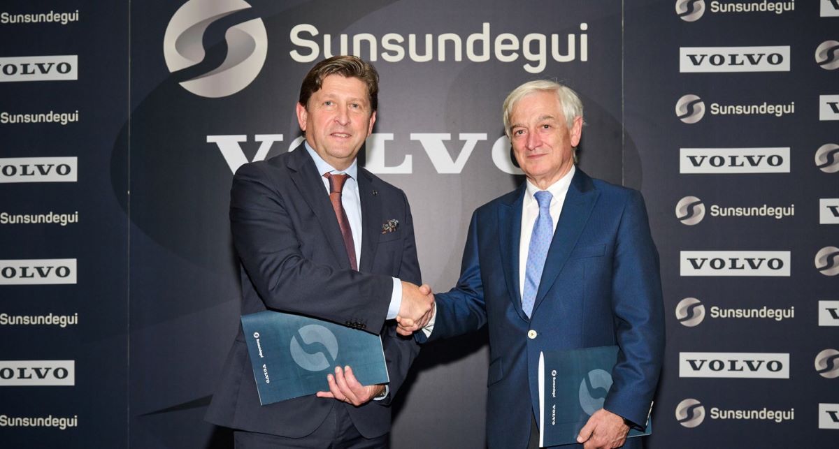 Dan Pettersson, vicepresidente de Volvo Buses, y José Ignacio Murillo, CEO de Sunsundegui. Foto: Sunsundegui