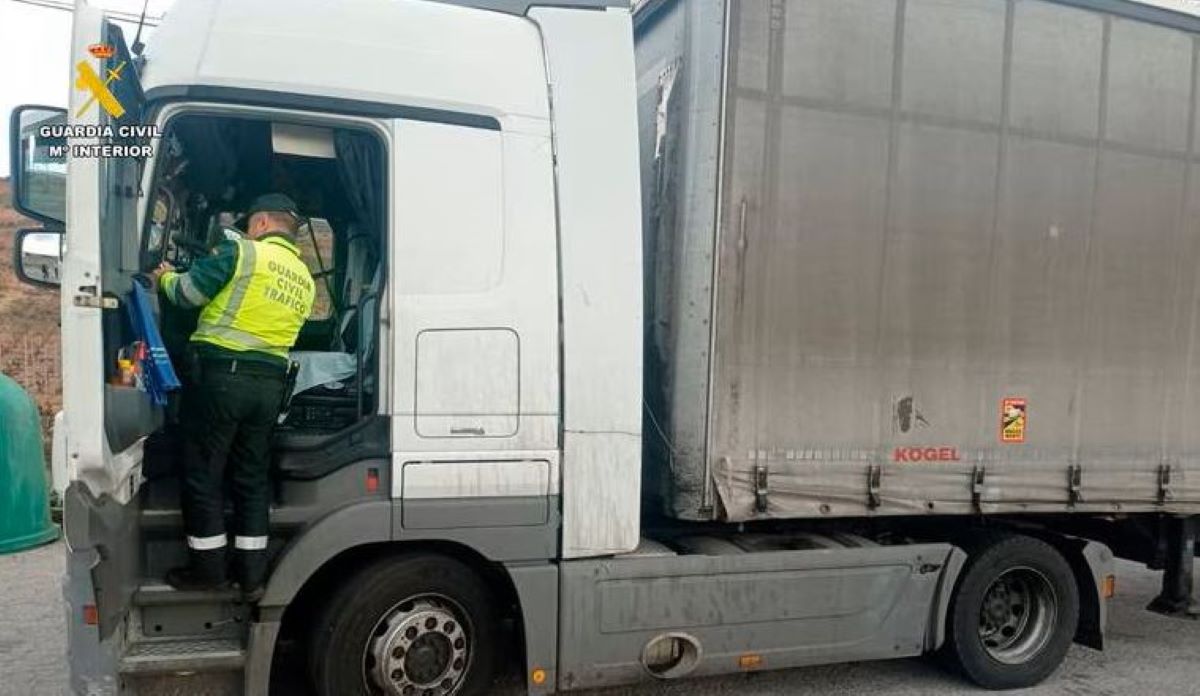 Detenido-camionero-circular-tarjeta-tacógrafo-persona