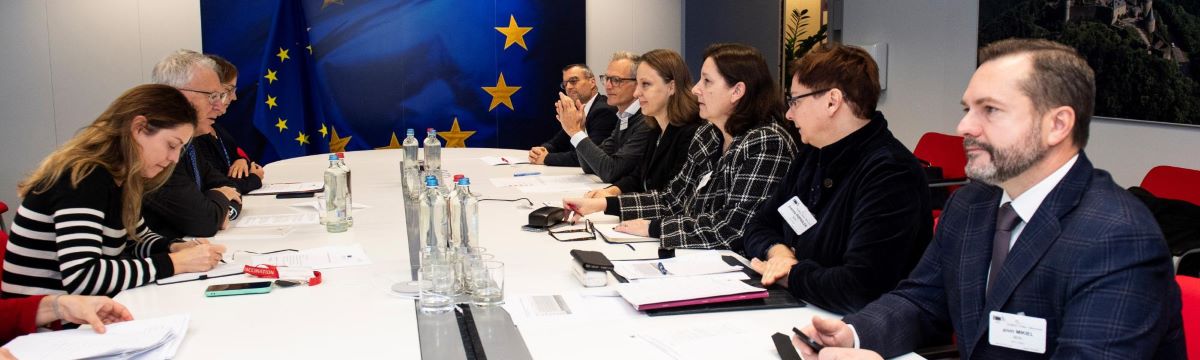 Imagen de la reunión de la IRU con el Comisario de Empleo y Derechos Sociales de la UE, Nicolas Schmit