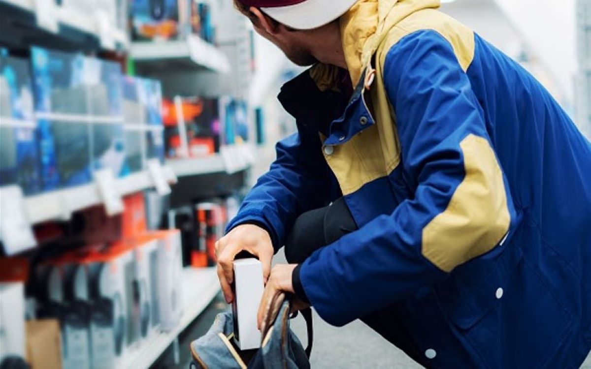 Imagen de robo en una tienda. Foto: Checpoint