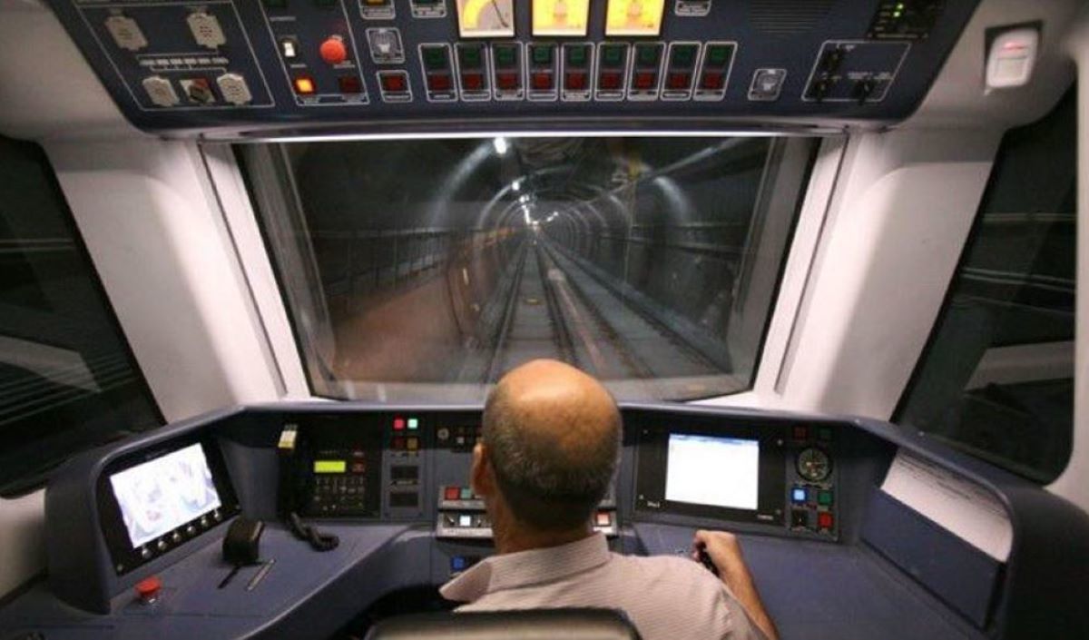 Imagen de un maquinista de tren. Foto de archivo