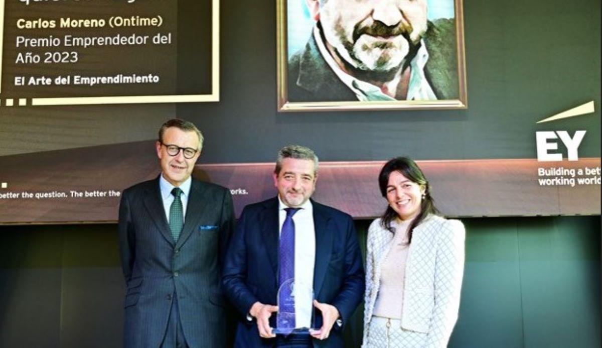 Acto de entrega del premio a Carlos Moreno. Foto: Ontime