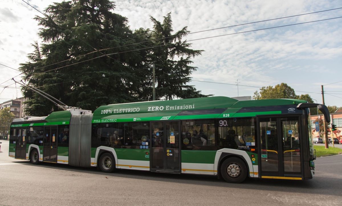 Autobús eléctrico articulado Urbino 18. Foto: Solaris