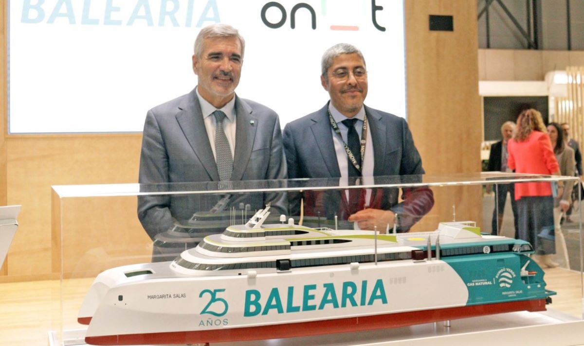 Adolfo Utor, presidente de Baleària, y Adel El Fakir, director general de la ONMT. Foto: Baleària