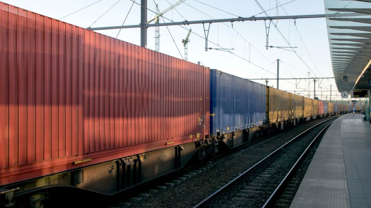 Vagones de un tren de mercancías. Foto: Canva