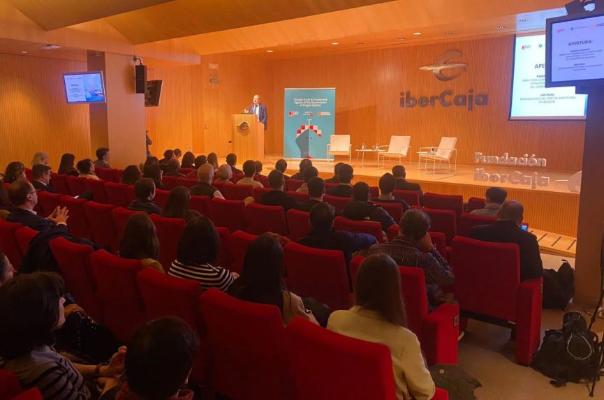 Imagen de la jornada profesional organizada por la entidad Aragón Exterior y el Puerto de Barcelona