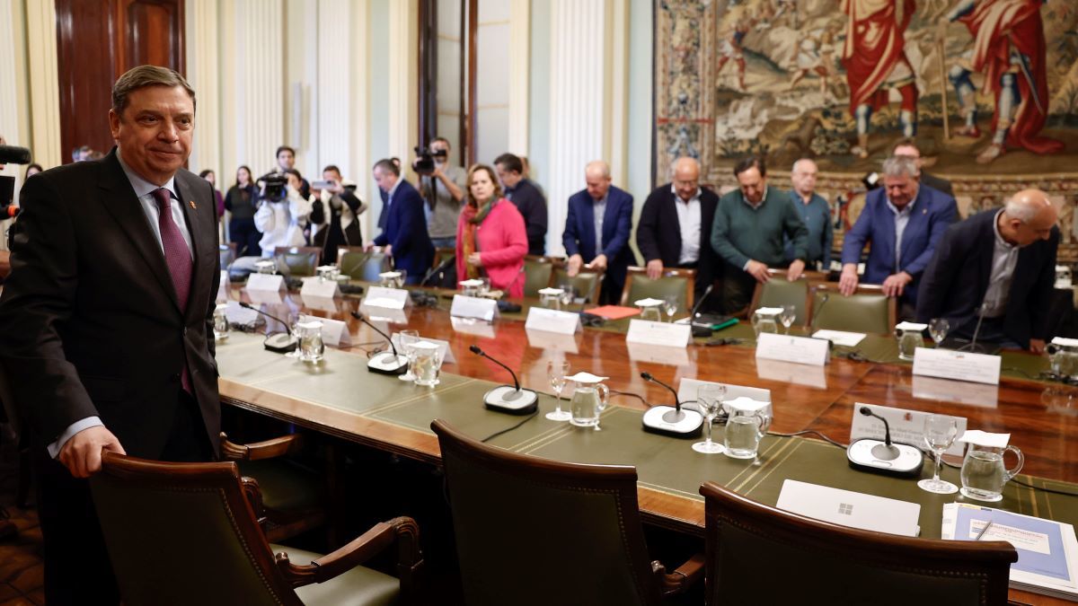 Imagen de la reunión del ministro con las organizaciones agrarias. Foto agencias