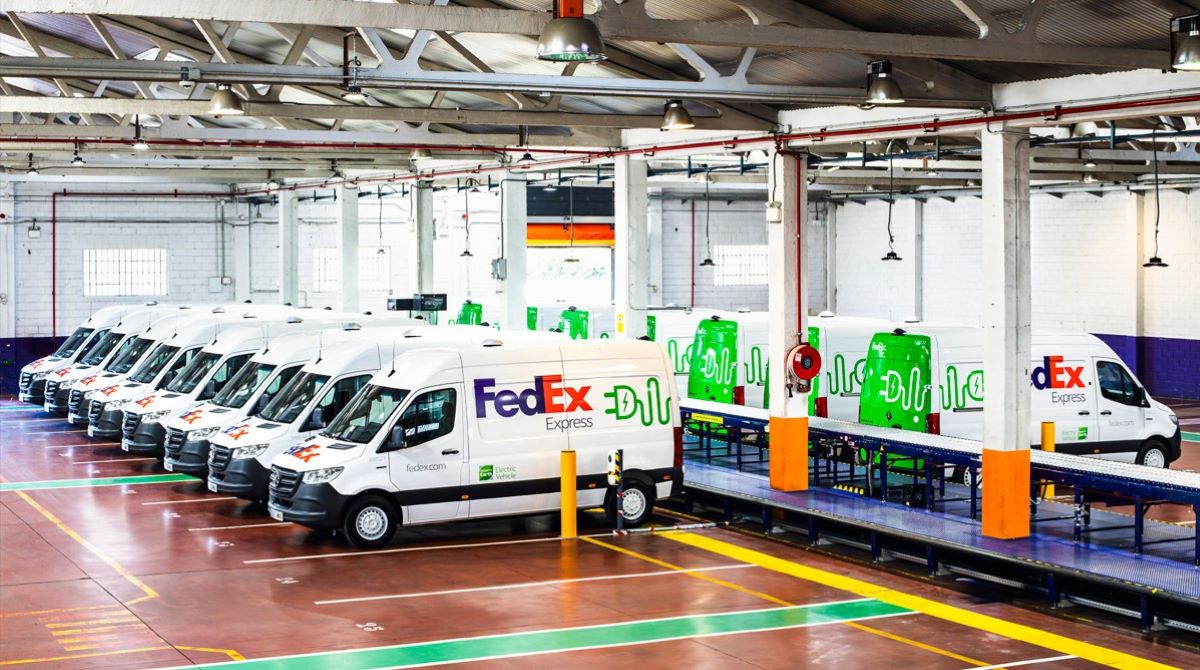 Imagen de las furgonetas eSprinter. Foto: FedEx Express