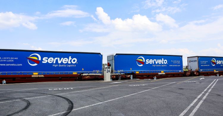 Envío de cava en transporte multimodal