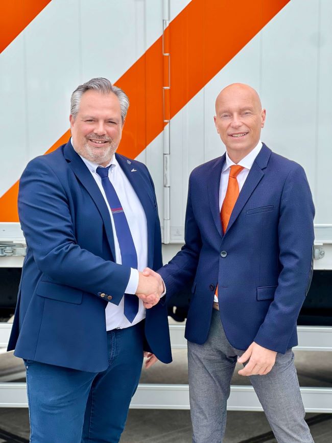 Bruno Jacques, director general de YLBX y YLDE、Norbert Van Duuren, director general de Parts Express